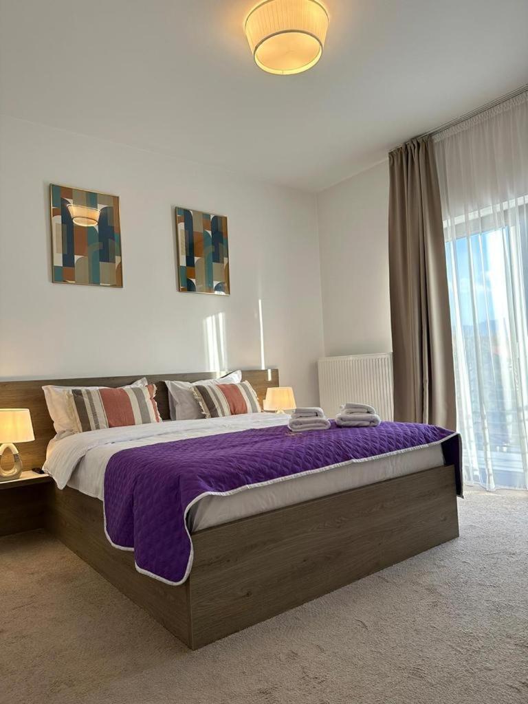 Luxury & By Glam - Parking Free Apartment