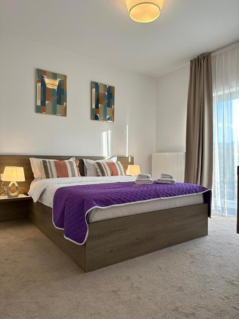 Luxury & By Glam - Parking Free Apartment *